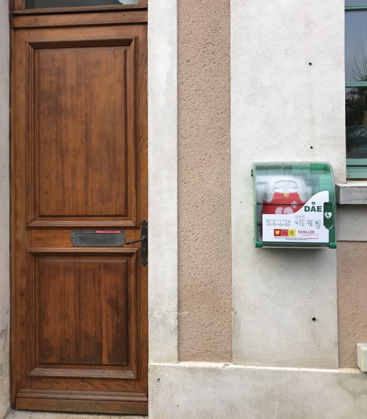 Defibrillateur-Rogne.jpg