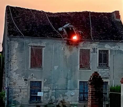 Disparition de la Maison Hameau : un tournant pour le centre-bourg